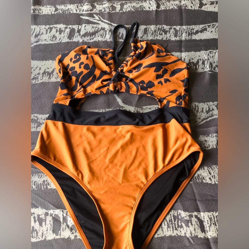 High waisted swim suit